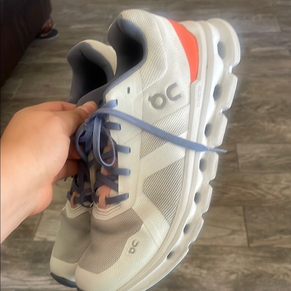 On CloudWomen shoes - White and periwinkles - Picture 2 of 9